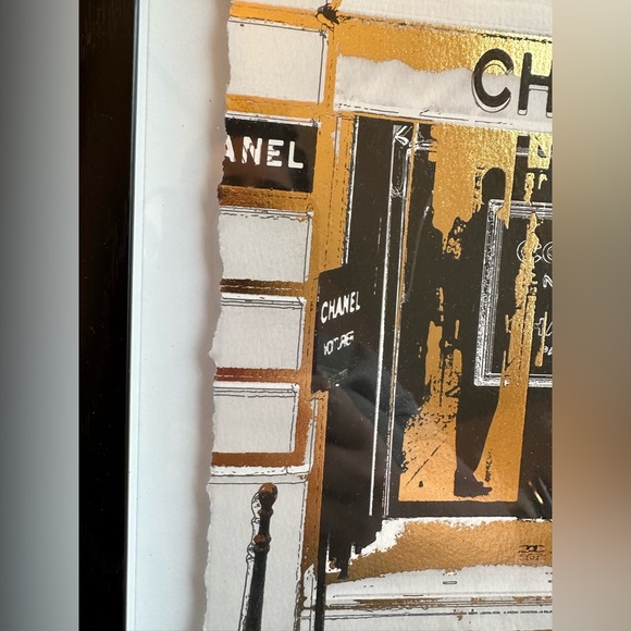 Beautiful Oliver Gal 31 Rue Cambon Framed 11” x 14” Framed Floating Art - Picture 10 of 16